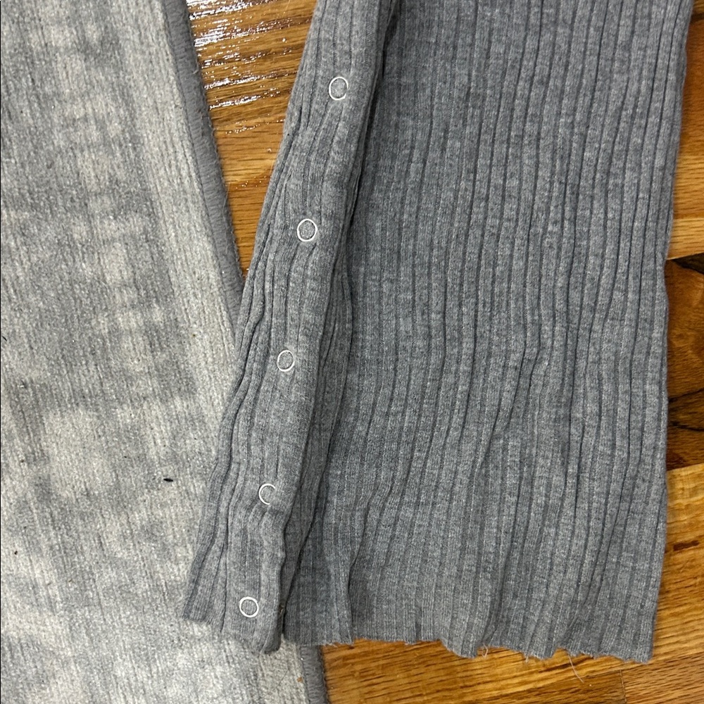Forever 21 Light Gray Ribbed Pants flared - Picture 4 of 4